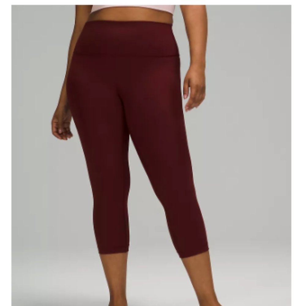 Lululemon High-Rise 21-Inch Crop in Luxtreme